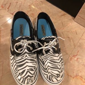 Women’s size 9 sequince zebra Top-Sider Sperry’s